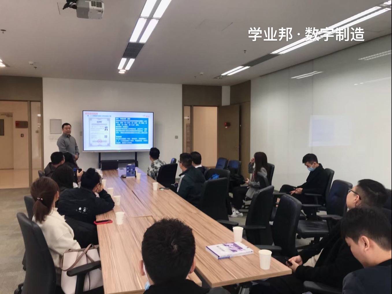 正版49图库,专业数据解释设想_旅行版31.655