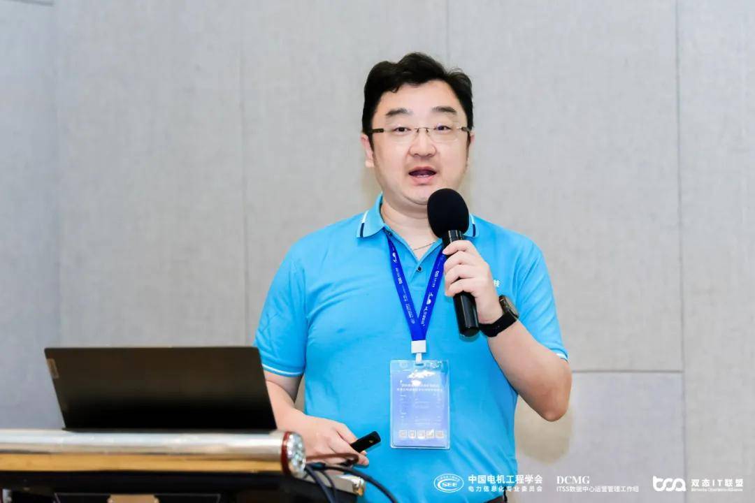 杨辰最新，拥抱自然，心灵宁静之旅